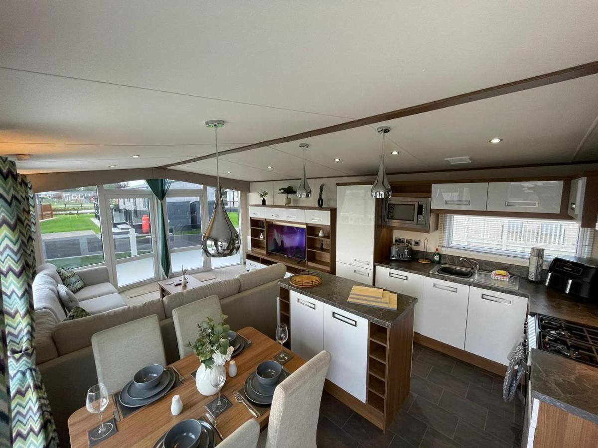 Golden Anchor - The Milano - Coastal Caravan Breaks Chapel St. Leonards Exterior foto